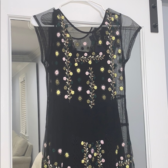 FRENCH CONNECTION FLORAL MAXI DRESS - Picture 2 of 4